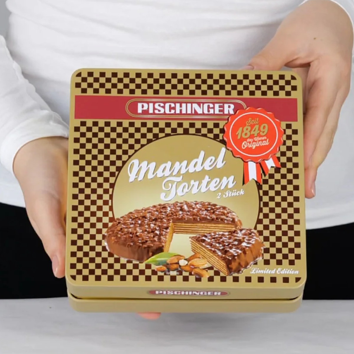 PISCHINGER MANDEL-WAFFEL TORTEN in limitierter Jubiläumsdose