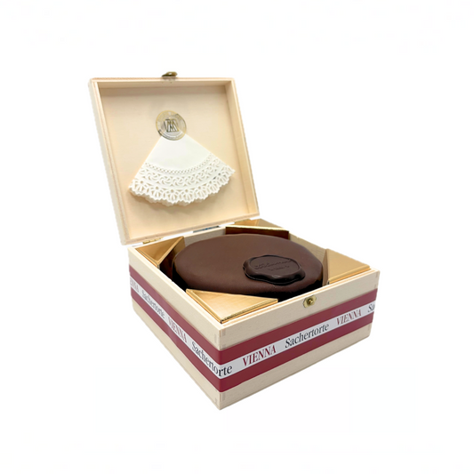 Wiener Sachertorte Piccolo (3 Portionen) im exklusiven Holzkisterl