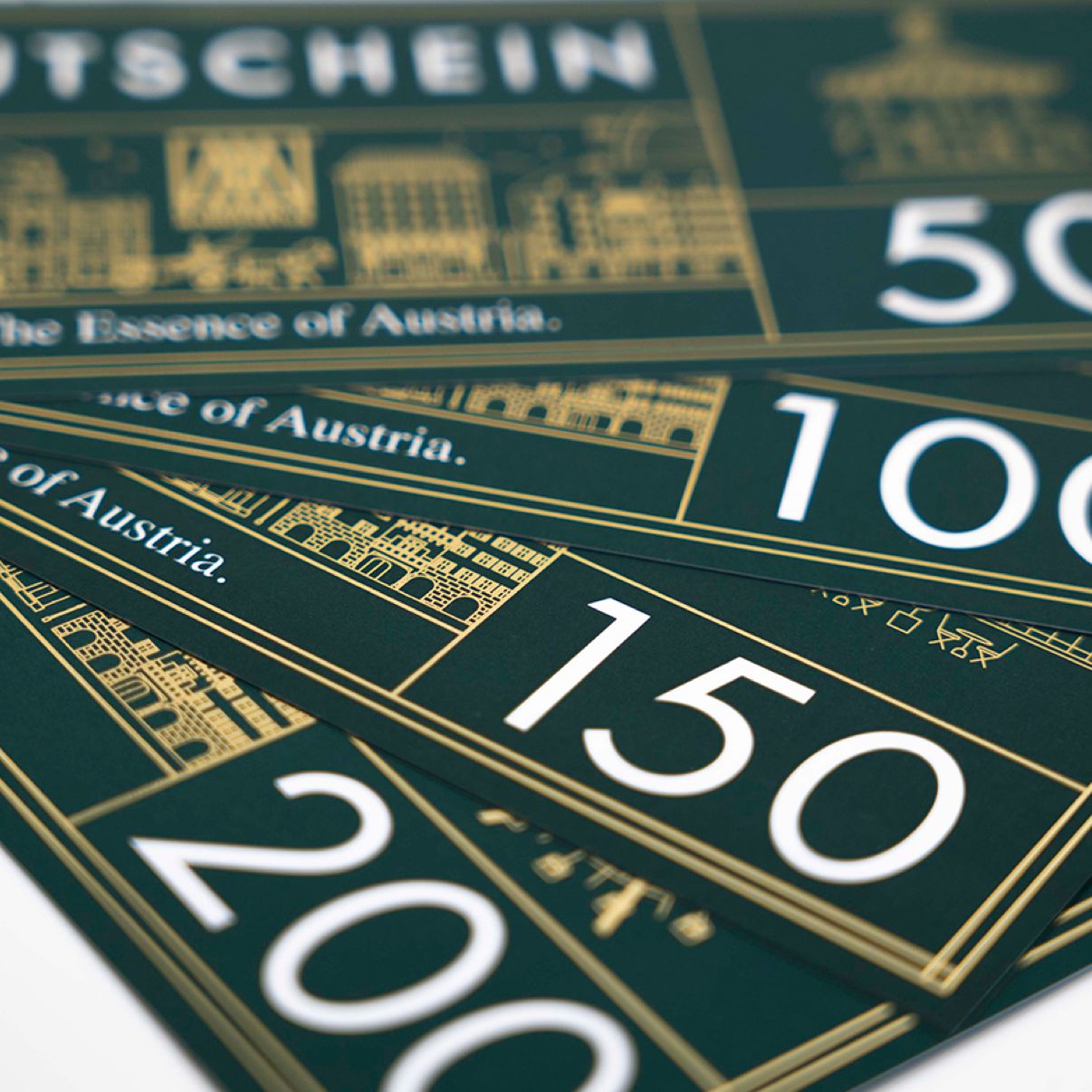 GUTSCHEIN im Umschlag mit hochwertigem Golddruck