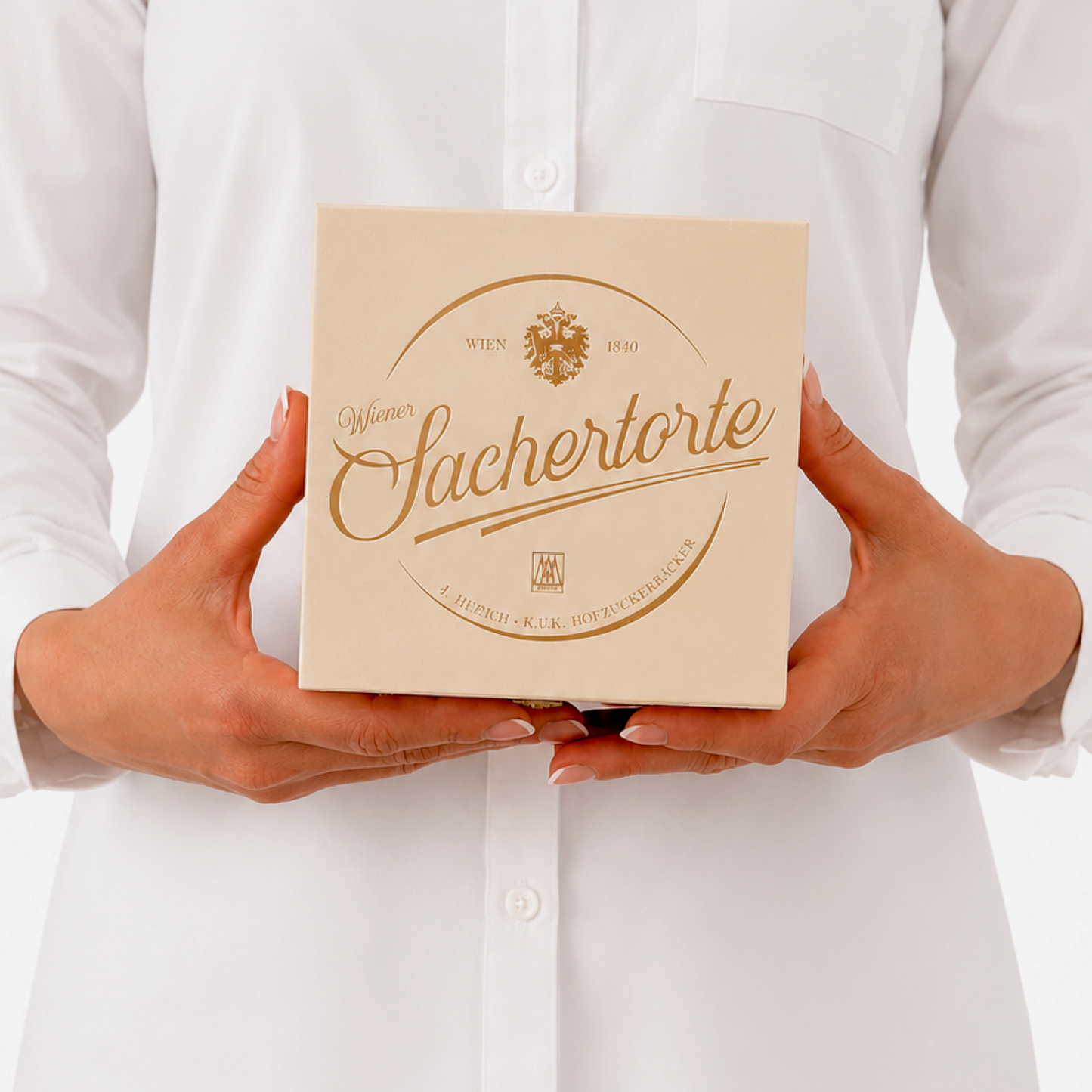 Wiener Sachertorte Piccolo - im exklusiven Holzkisterl