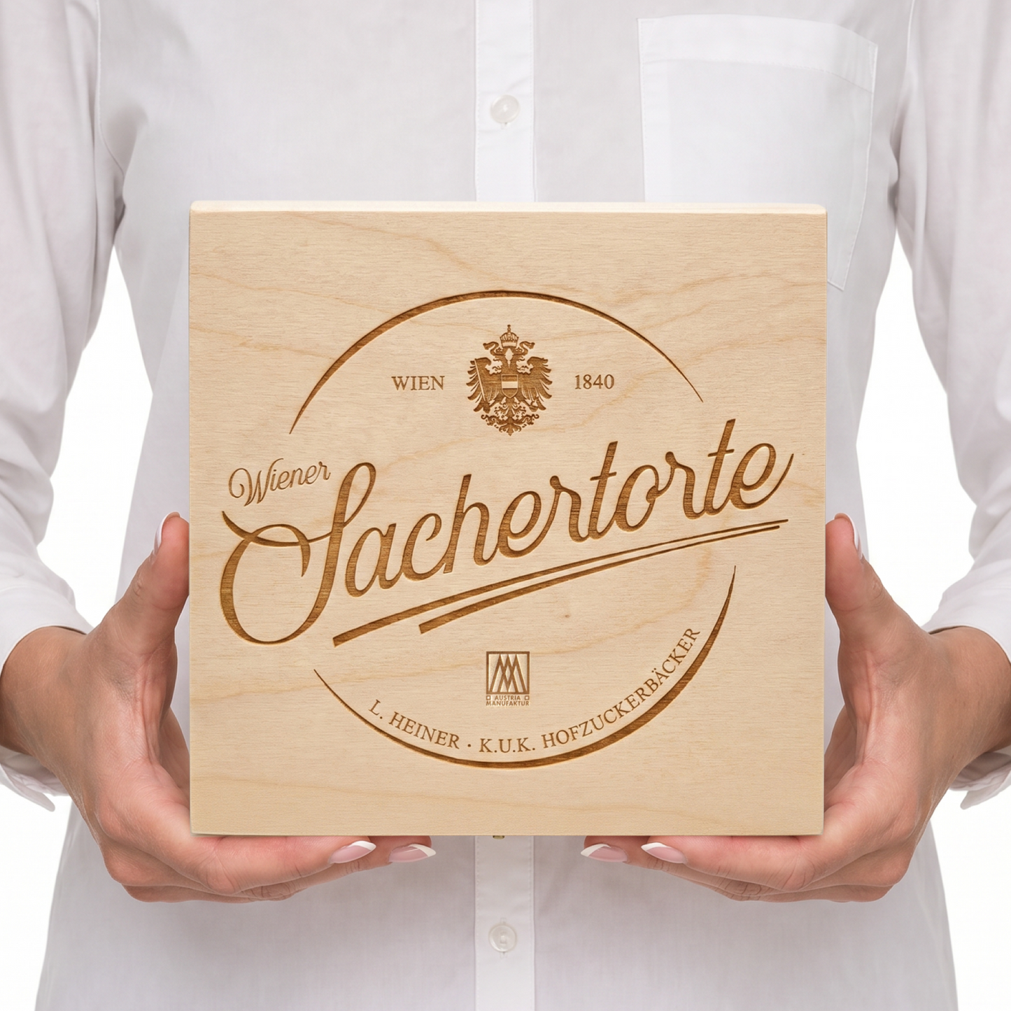 Wiener Sachertorte - im exklusiven Holzkisterl