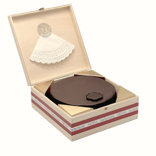 Wiener Sachertorte - im exklusiven Holzkisterl (6 Port. 500g)