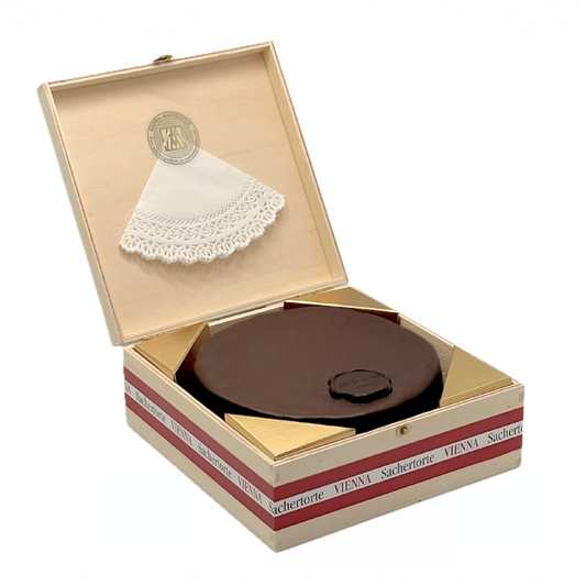 Wiener Sachertorte (500g, 6 Portionen) im traditionelle Holzkisterl
